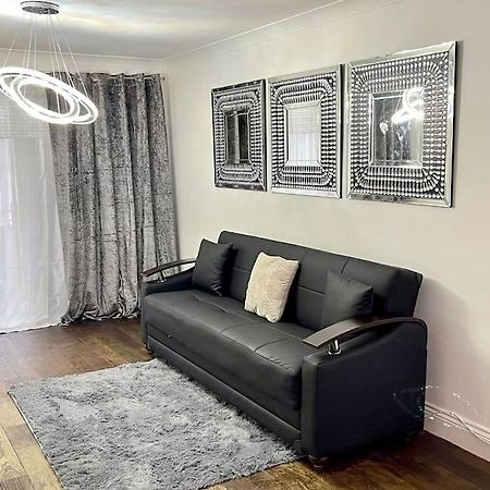 Spacious 4 Bedroom House Билерики Екстериор снимка