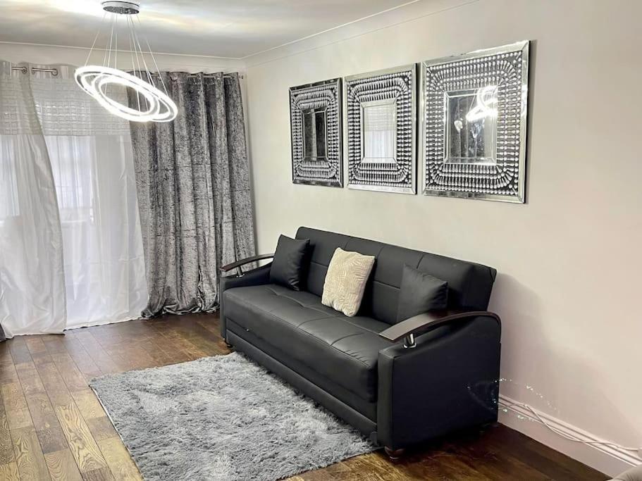 Spacious 4 Bedroom House Билерики Екстериор снимка