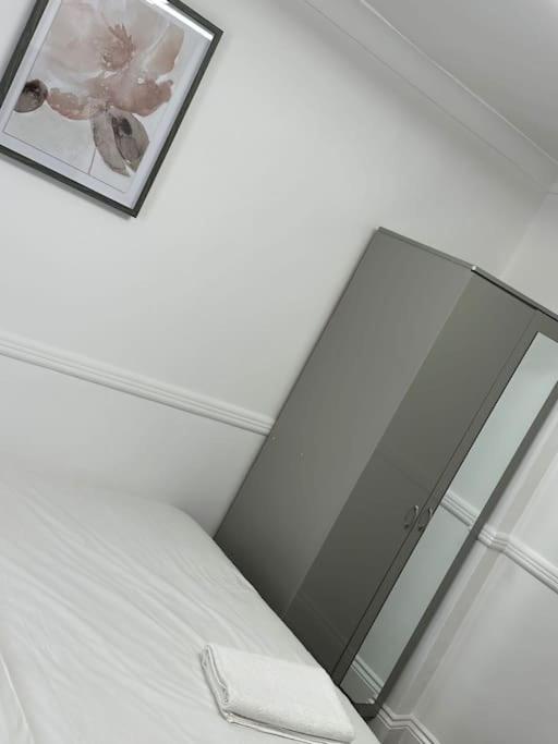 Spacious 4 Bedroom House Билерики Екстериор снимка